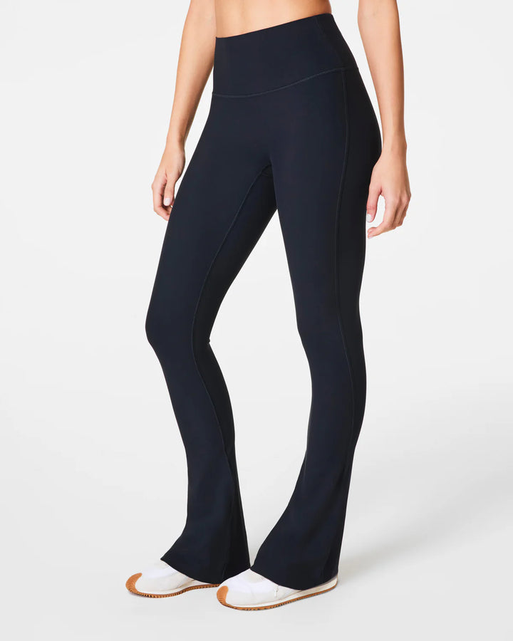 Smoothing Microflare Pant