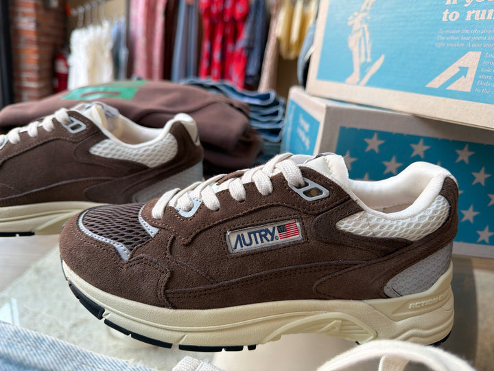 Hyperway Suede Low Sneaker