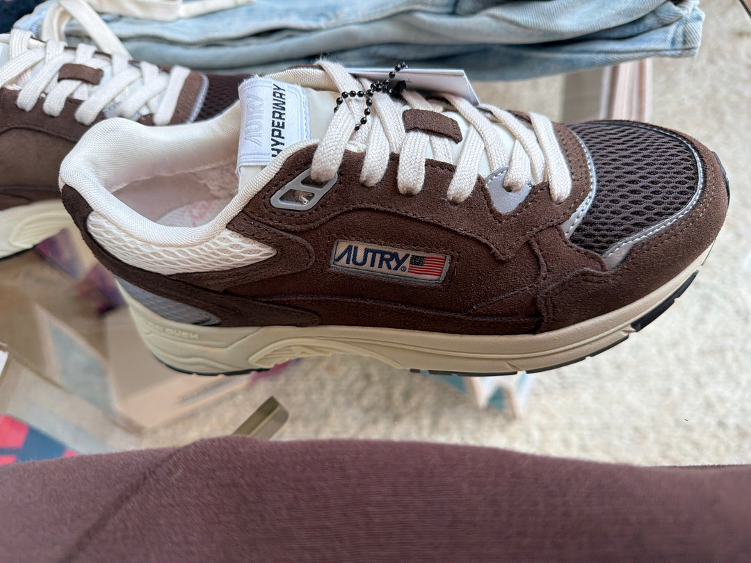 Hyperway Suede Low Sneaker