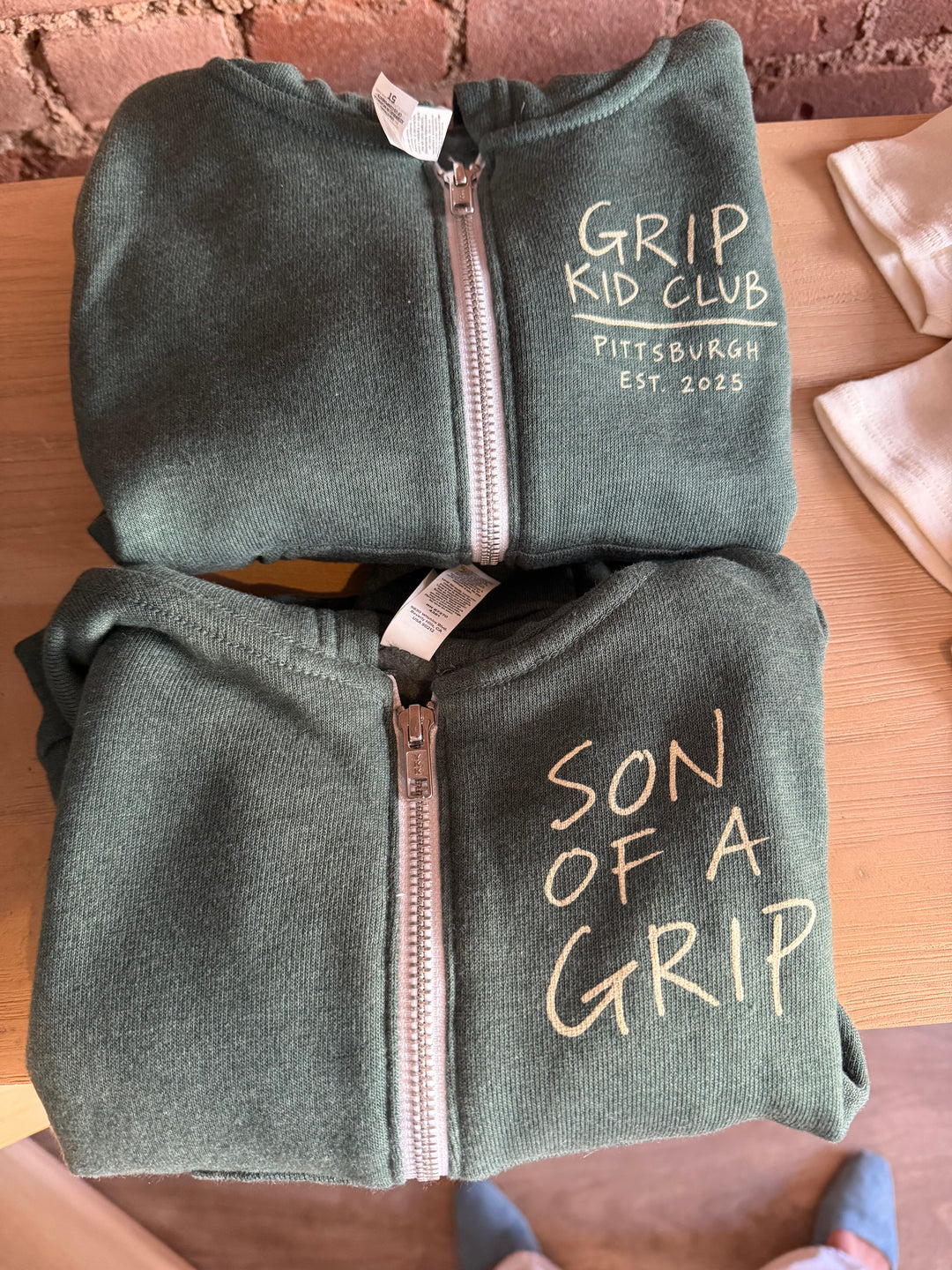 GRIP KIDS SWEATSHIRT