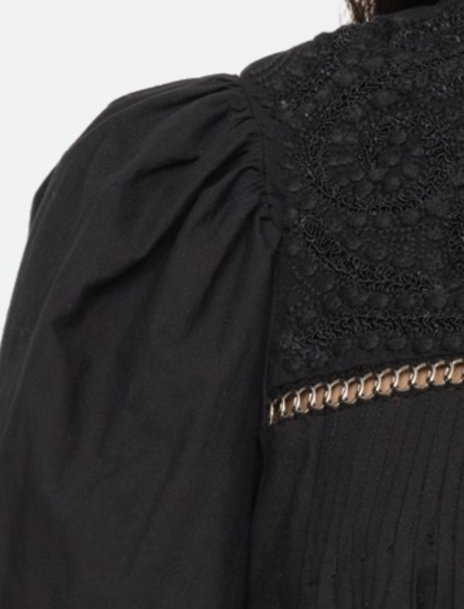 Larissa Embroidery Top